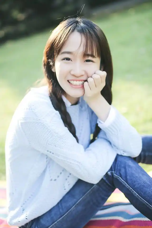 清新的风里有着纯情的你笑容女生唯美写真