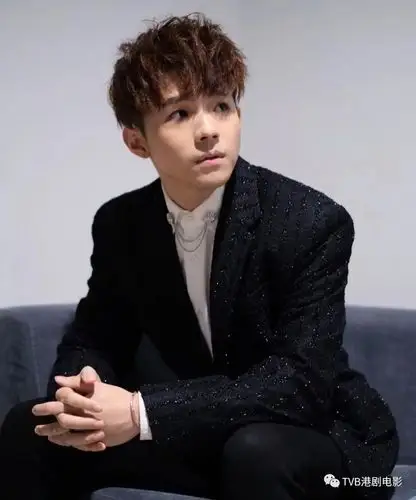 mirror中亦有三位成员身高超过180cm,包括身高181cm的陈卓贤(ian).