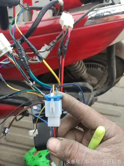 36v绿源电动车换了48v控制器怎么电源指示灯不准了36v电动车改48v换