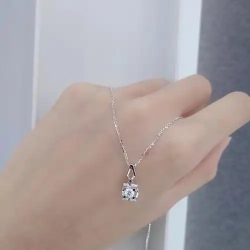 钻石世家30分吊坠