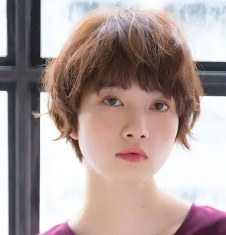 适合圆脸的短发发型look3boyfriend风碎剪短发发型也是不错的选择哦