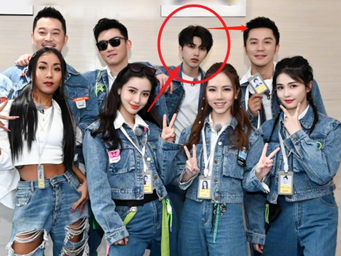 当184蔡徐坤跟180李晨同框,身高差成最大槽点,谎言藏不住了