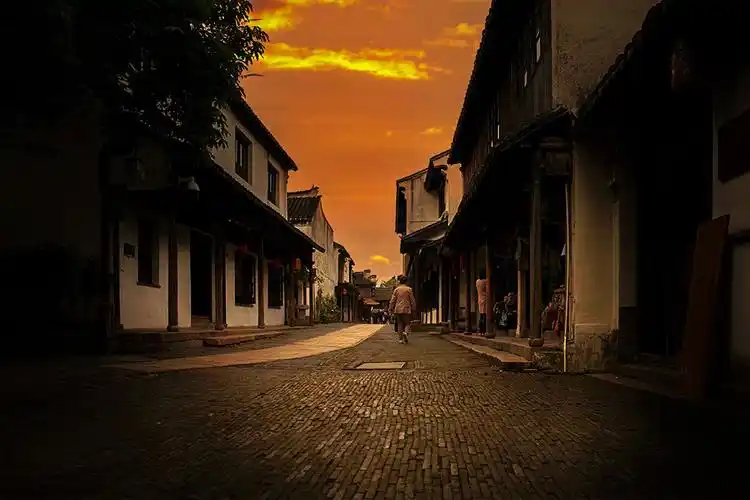 看看本站 类似作品 √西塘 √古镇 √黄昏