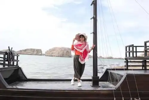 进入乌素特水上雅丹公园,才知道风景如画现实中真实存在的.