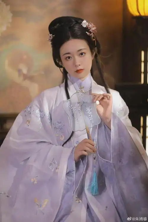 汉服小仙女67愿逆风如解意