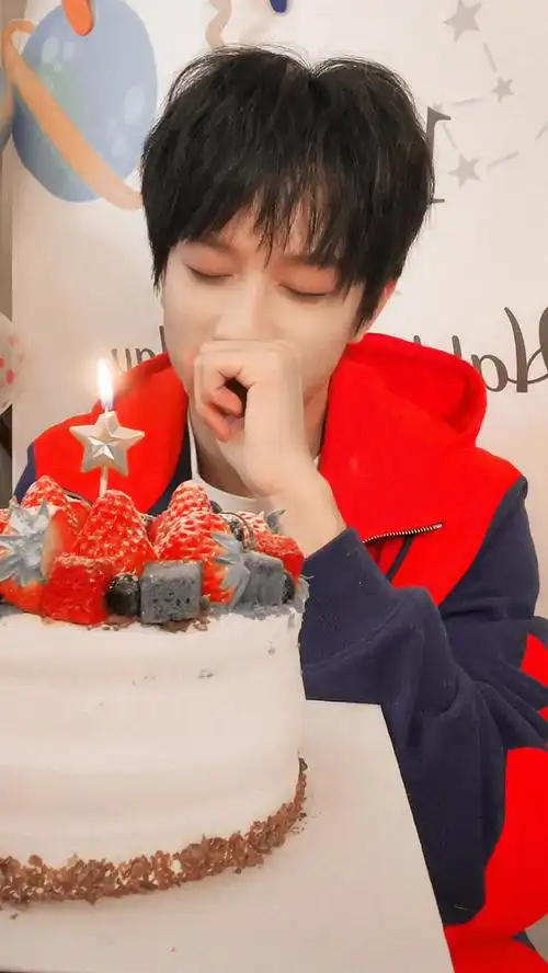 敖子逸1225生日快乐