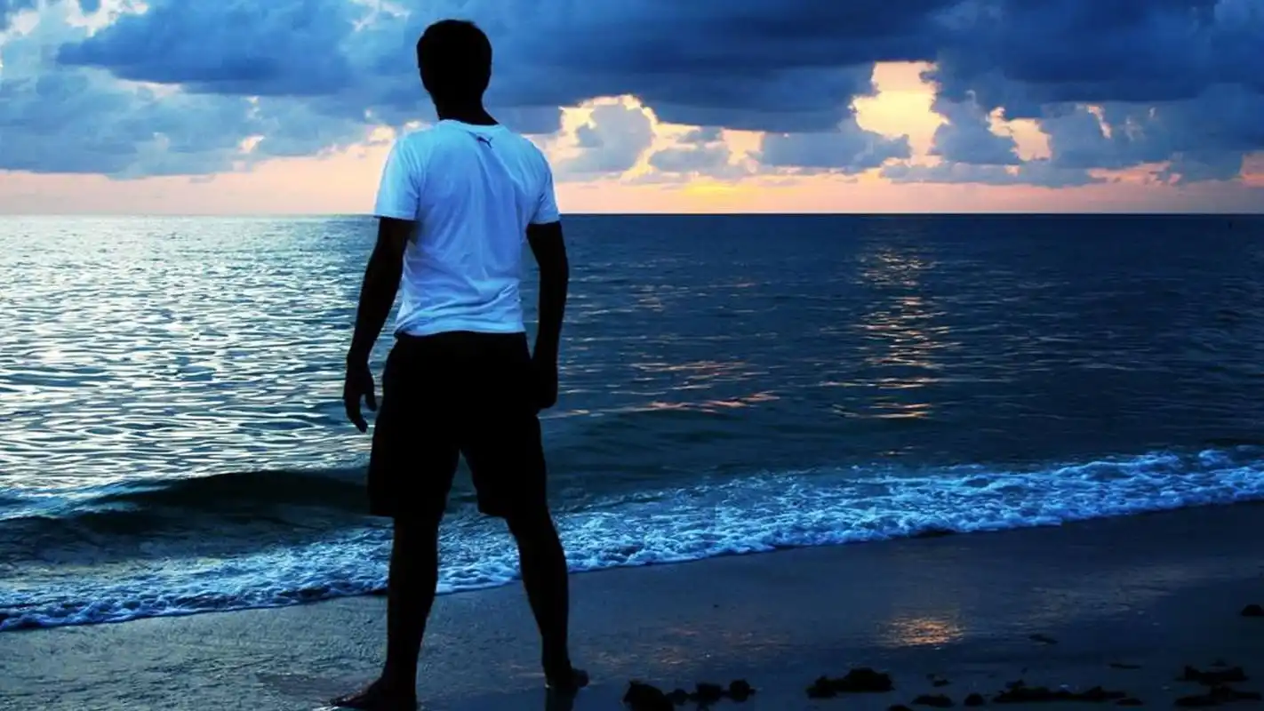 时尚非主流帅哥背影