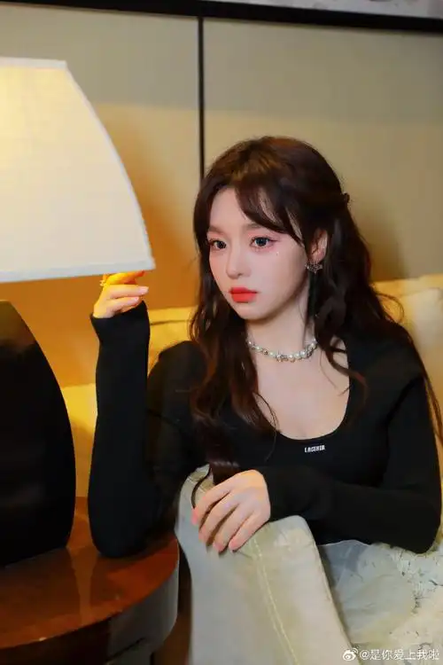 黄霄云超话#正能量歌手黄霄云#hxy#黄霄云#北冥取水 云中取风天地取正