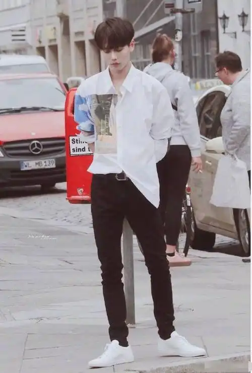 林彦俊真没浪费181的身高入驻街头太吸睛网友行走的画报