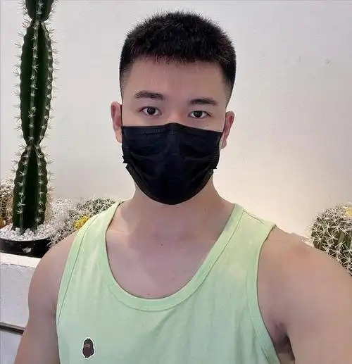 2021最新男生超短发图片简约帅气的男生发型