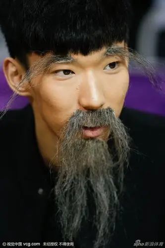 周琦山羊胡造型亮相全明星_高清图集_新浪网