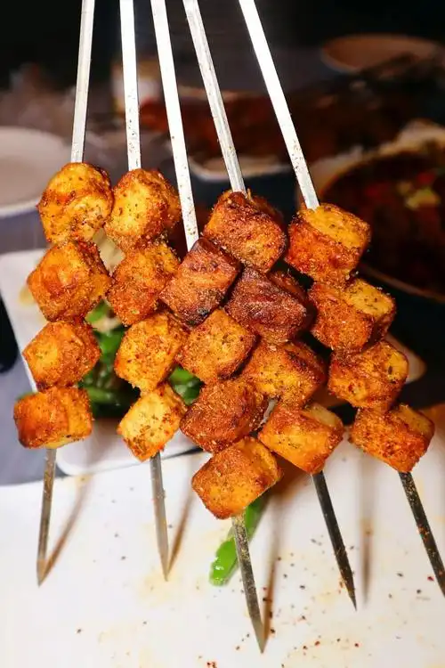 秘制虾尾一绝omg的那种好吃瑞哥虾尾夜市竟坐拥整个新郑吃货