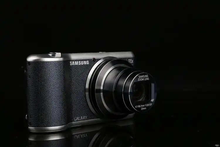 相机 正文   三星galaxy camera 2拥有21倍光学变焦,等效焦距23-481mm