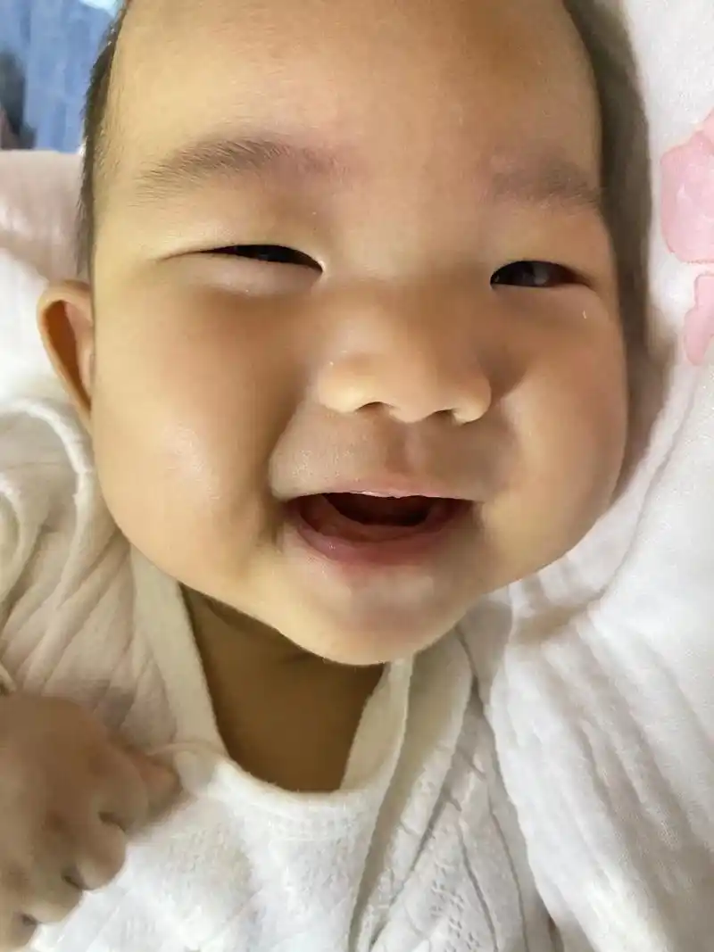 治愈系笑容宝宝