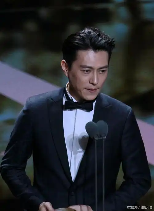 靳东是国内非常知名的优秀演员之一,他的演技备受认可.