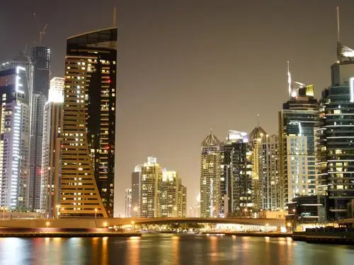 迪拜,城市夜景,摩天大楼,桥梁,灯 壁纸 - 2560x1920