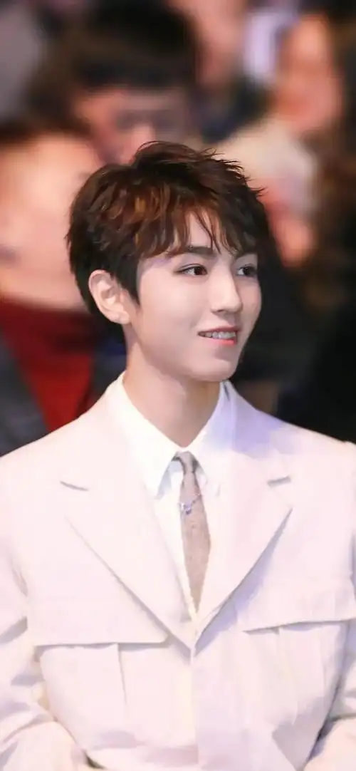 王俊凯心动笑颜合集 帅气可爱治愈力满分