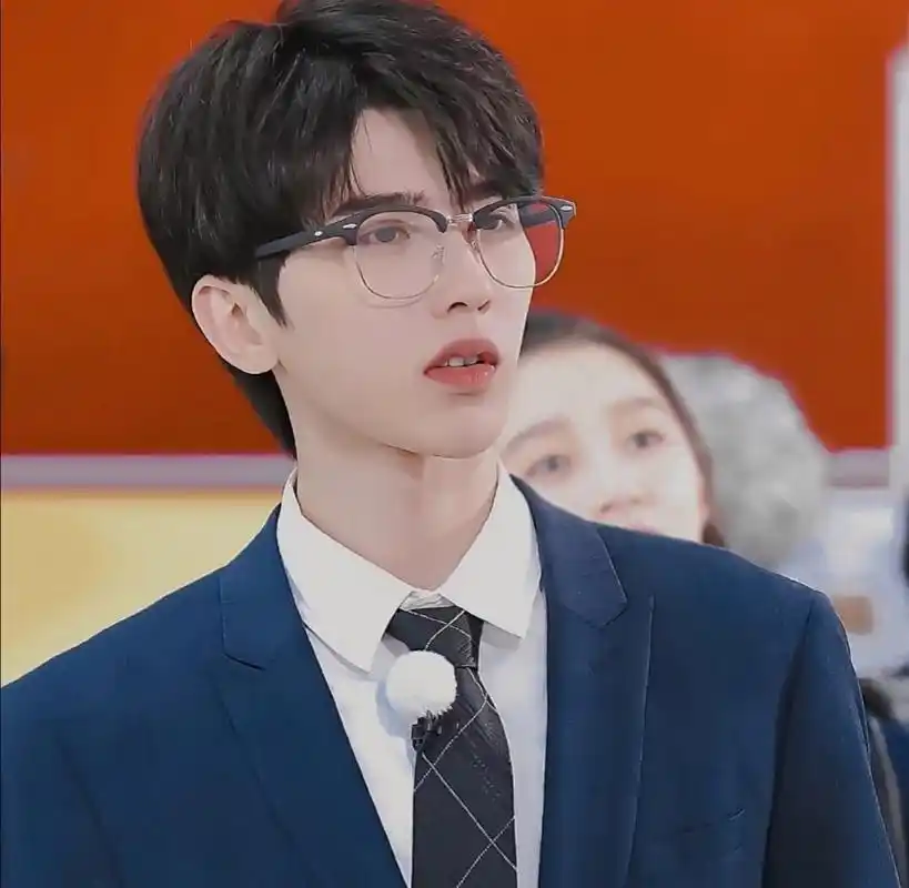 关于蔡徐坤的优质头像.