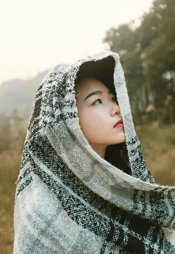 气质英伦风美女寂寥孤独独自一人写真图片