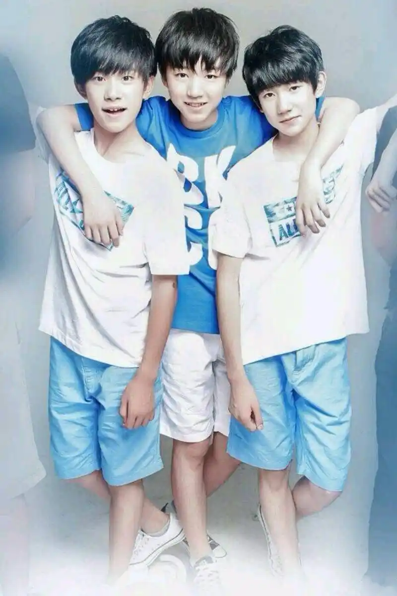 三小只撩起刘海后,王俊凯帅易烊千玺酷,王源却被网友喊话打扰了