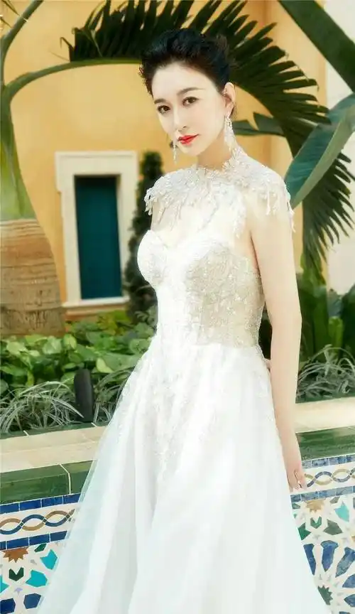 原创滚蛋吧排骨身材看许晴李小冉酥身材翘臀小蛮腰身材好到一批真美