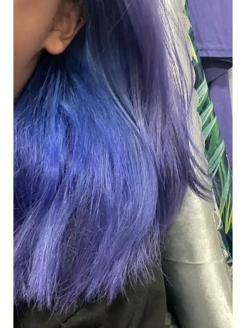 p1-2是染后第一次洗头,室内光蓝色比较多,室外光就能看出紫色了p3-4是