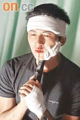 谢霆锋自爆右眼泪腺断裂  wbr>靠眼药水拍哭戏