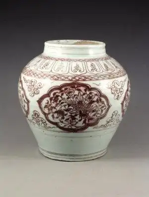 元 釉里红开光花鸟纹罐 高24厘米