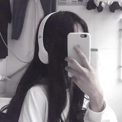 超火不露脸可爱的女生头像