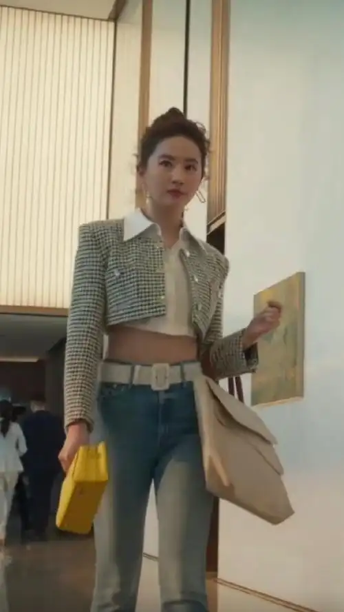 刘亦菲新剧牛仔裤穿搭