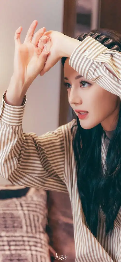 迪丽热巴大明星的星光##迪丽热巴来成都晒黑了