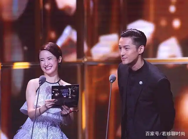 梦回《天外飞仙》,林依晨和胡歌再次同台,穿搭贵气能看出年龄感