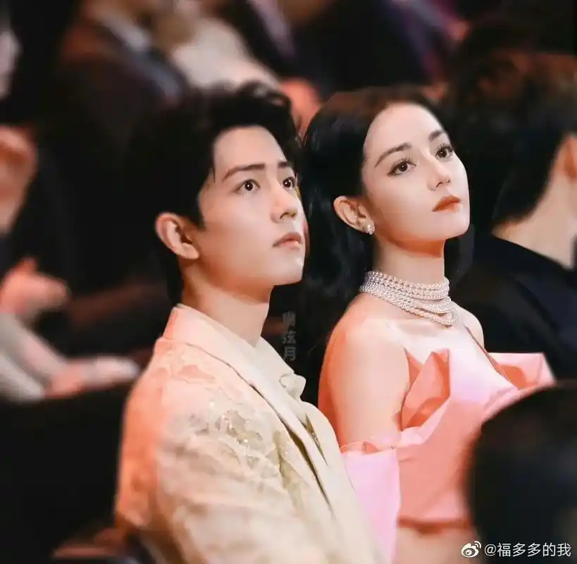 肖战迪丽热巴没同框.真的意难平#肖战微博之夜 #迪丽热巴微博 - 抖音