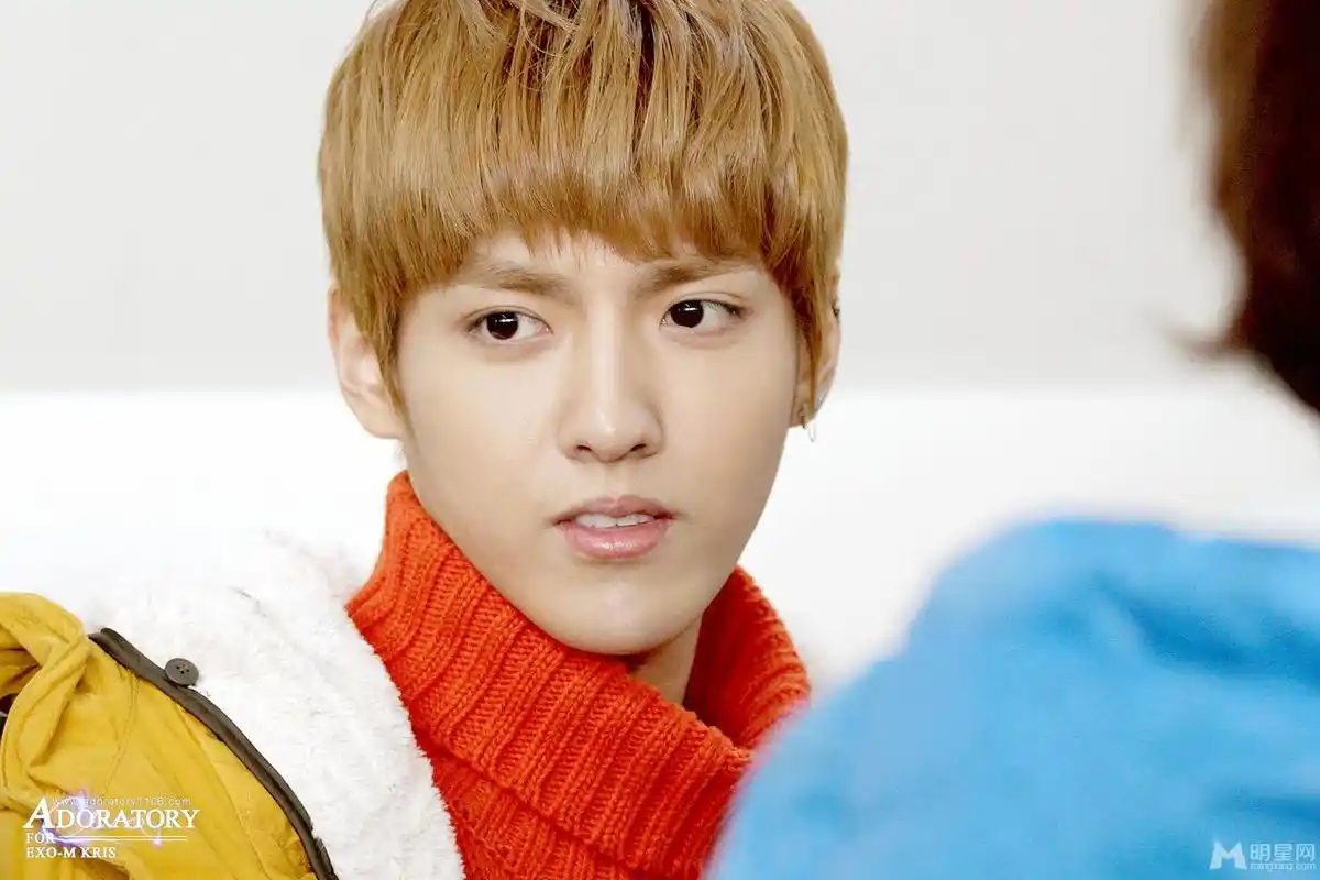 吴亦凡出道早期造型合集,那时还是嫰得出水的宇宙哥