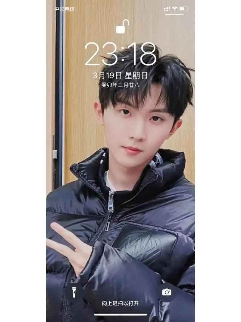 我靠 马嘉祺这两张照片做壁纸太好看了!