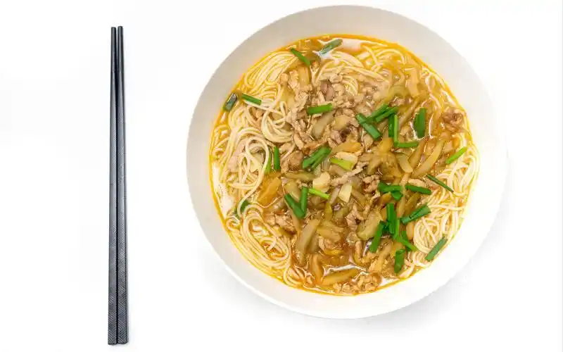 钱大厨教你榨菜肉丝面的简单做法