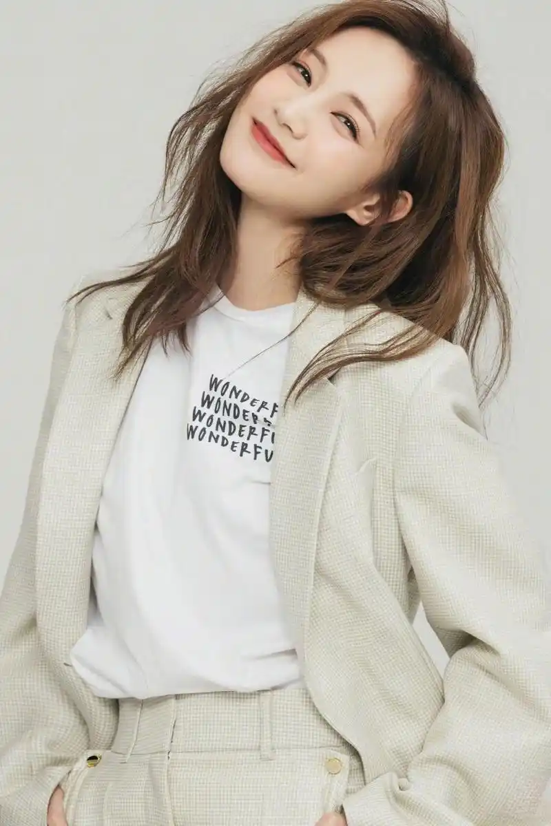 俏皮的李一桐,笑起来眼睛像月牙的女孩|||李一桐的笑很有感染力 尤其