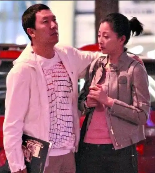 殷桃:被入狱的前夫拖累,和国足前锋李金羽恋爱,如今怎么样了?