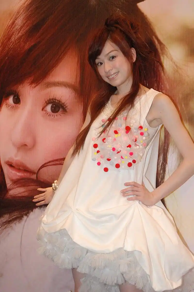 赶紧来和我一起品味王心凌的最新作品吧!