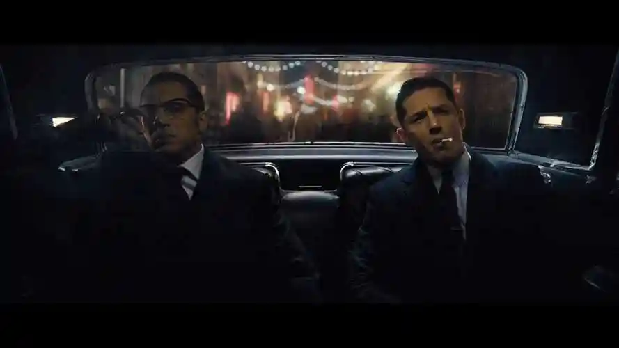 汤姆哈迪怎么演黑社会导演你收着点就行西装暴徒