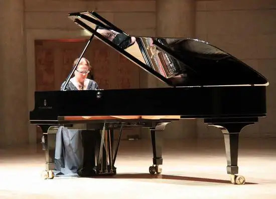 肖邦钢琴马拉松跑完全程波兰驻华大使捐赠乐谱