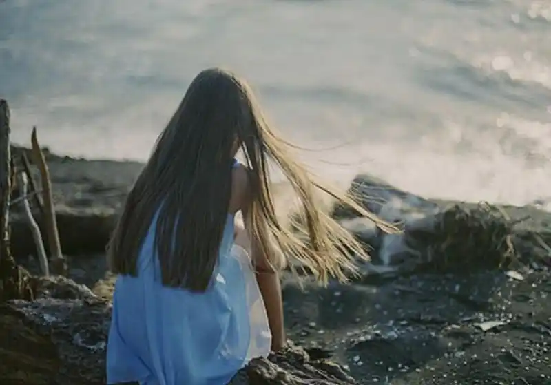 心理测试:选一个最悲伤的背影,测你最爱的人会不会背叛你!