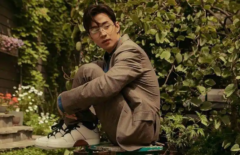 导演采访:透露女艺人勾心斗角,请张艺兴另有原因_节目_嘉宾_张子枫