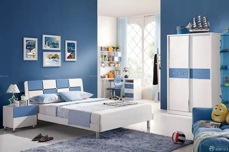 地中海风格青少年带阳台卧室装修效果图