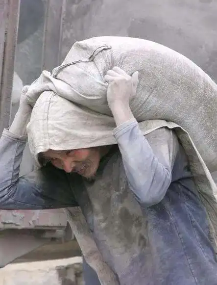 男人在外也很辛酸请给他装一个港湾