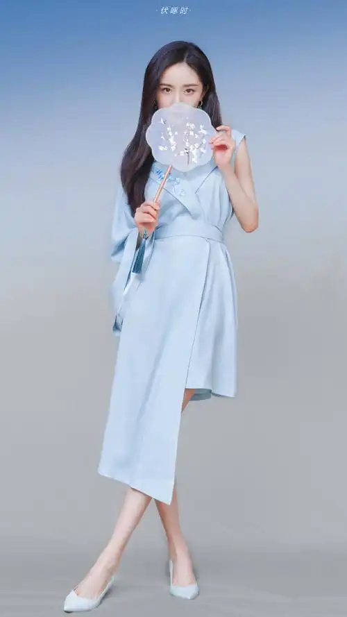 杨幂青色国风连衣裙