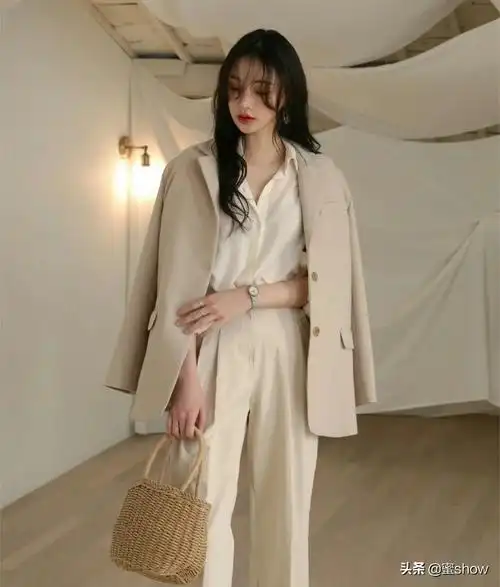 杏色是什么颜色(杏色西装搭配) - 百百科