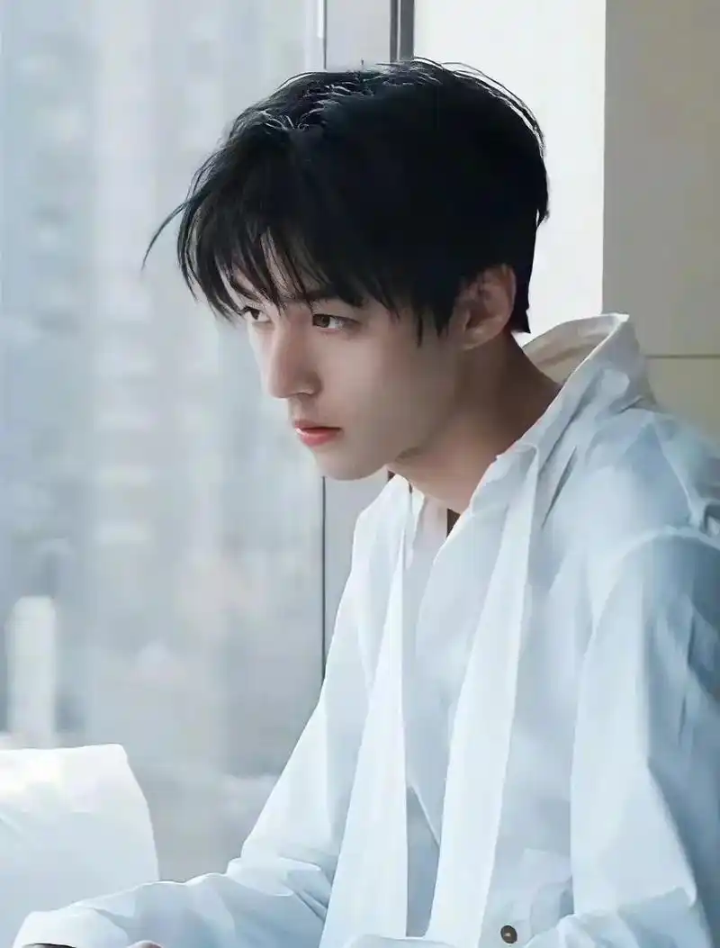 其次,王俊凯多高管你什么事?