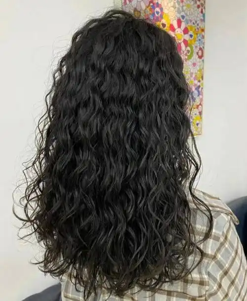 长发满头烫发图片 时髦洋气凸显发量感 - 女生烫发 - 发型站