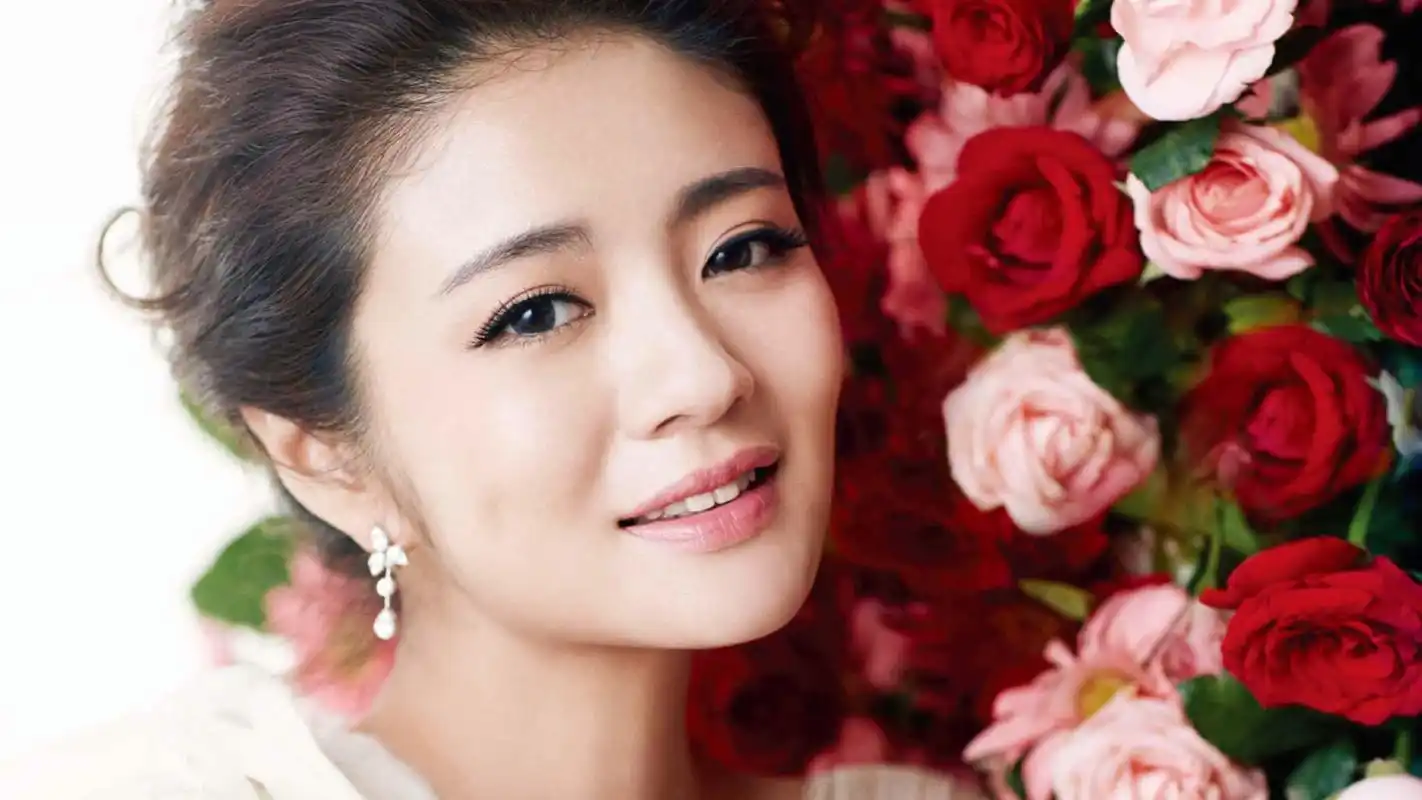 安以轩唯美时尚写真高清桌面壁纸